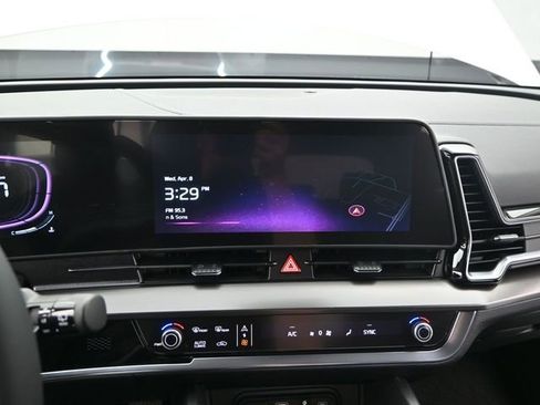 Used 2025 Kia Sportage EX image 6