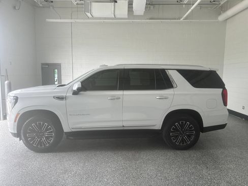 Used 2025 GMC Yukon Elevation w/ Technology Package AWD/4WD image 6