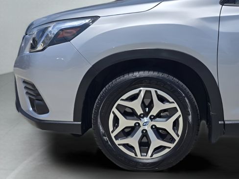 Used 2023 Subaru Forester Premium AWD/4WD image 31