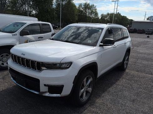 Used 2022 Jeep Grand Cherokee L Limited AWD/4WD image 4