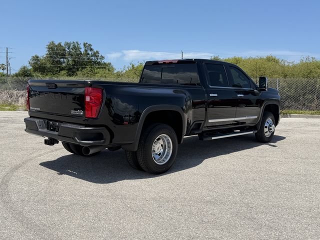 New 2026 Chevrolet Silverado 3500 High Country w/ High Country Premium Package AWD/4WD image 3