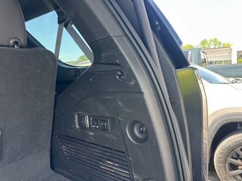 Used 2023 Chevrolet Tahoe LT w/ Luxury Package image 14