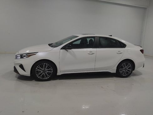 Used 2023 Kia Forte GT-Line w/ GT-Line Premium Package FWD image 2