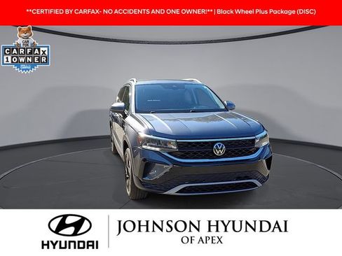 Used 2024 Volkswagen Taos SE w/ Black Wheel Plus Package AWD/4WD image 2