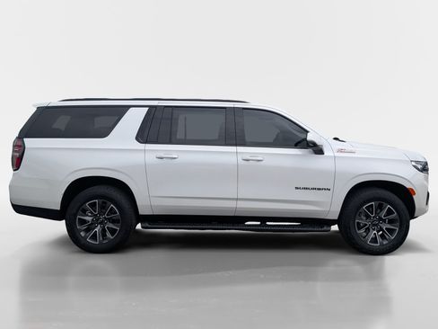Used 2024 Chevrolet Suburban Z71 w/ Luxury Package AWD/4WD image 3