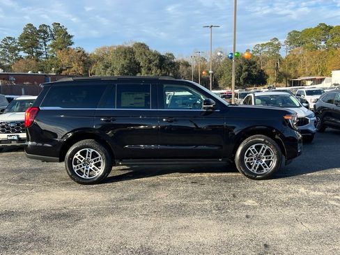 New 2026 Ford Expedition Active image 8