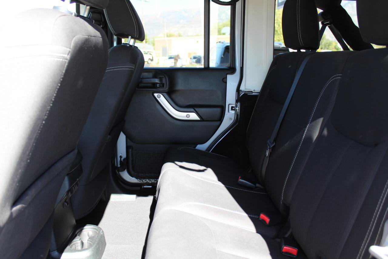 Used 2018 Jeep Wrangler Unlimited Rubicon AWD/4WD image 36