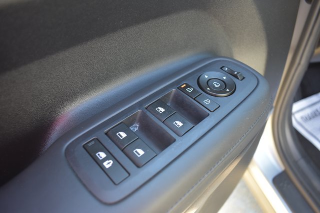 Used 2024 Hyundai Santa Fe Limited FWD image 11