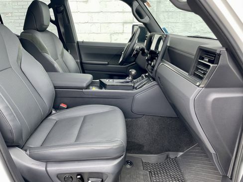 Used 2024 Lexus GX 550 image 15