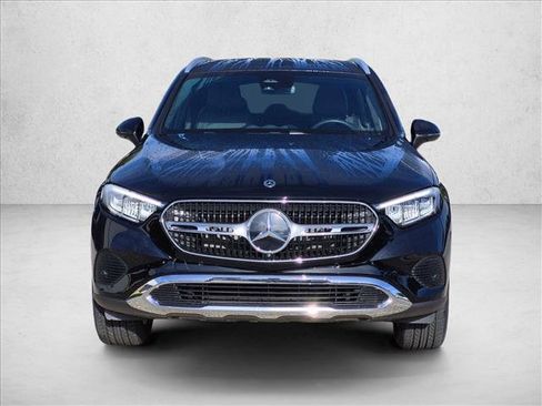 Used 2025 Mercedes-Benz GLC 300 image 2