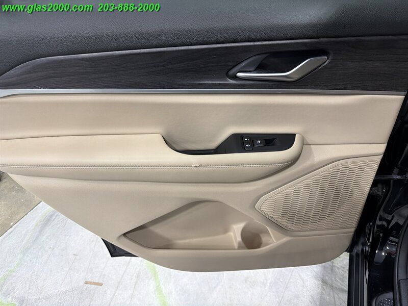 Used 2023 Jeep Grand Cherokee L Limited AWD/4WD image 28
