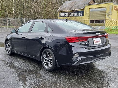 Used 2023 Kia Forte LXS w/ LXS Technology Package FWD image 4