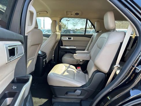 Used 2023 Ford Explorer Limited w/ Equipment Group 301A image 15
