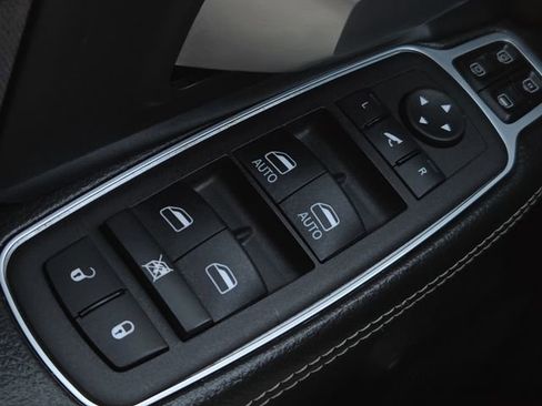 Used 2024 RAM 2500 Big Horn w/ Bed Utility Group image 27