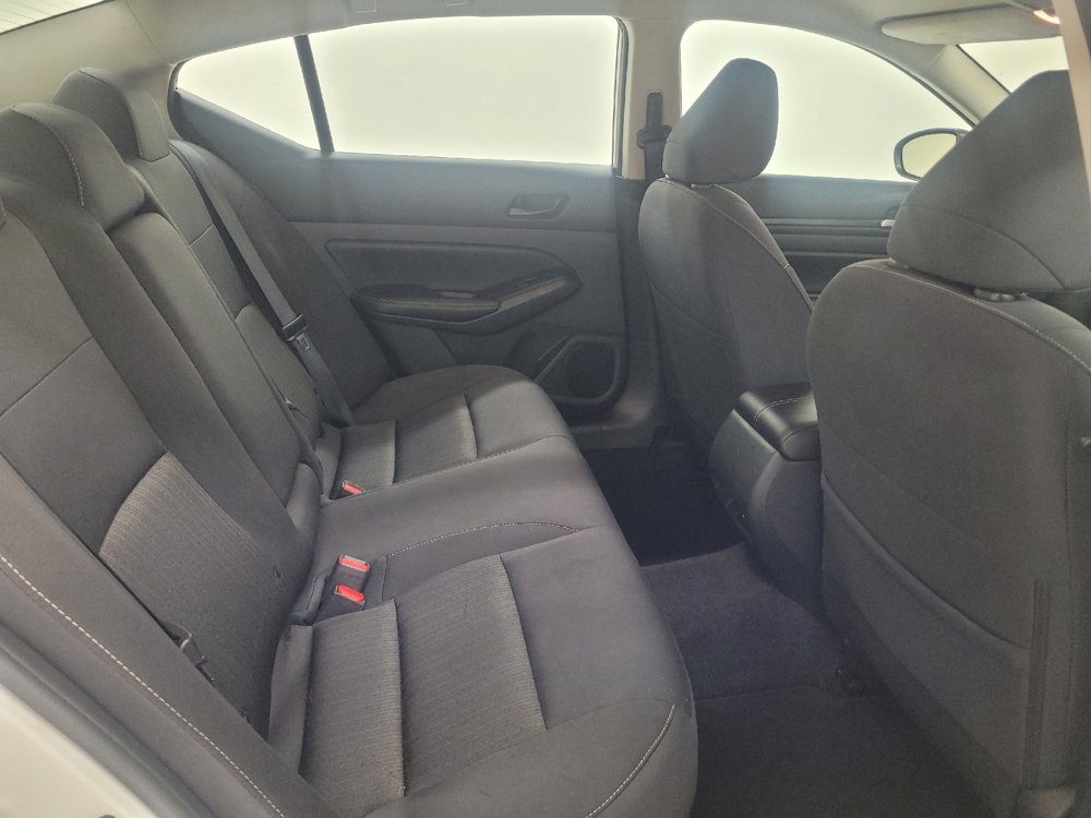 Used 2025 Nissan Altima 2.5 SV FWD image 19