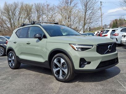 Used 2025 Volvo XC40 B5 Plus