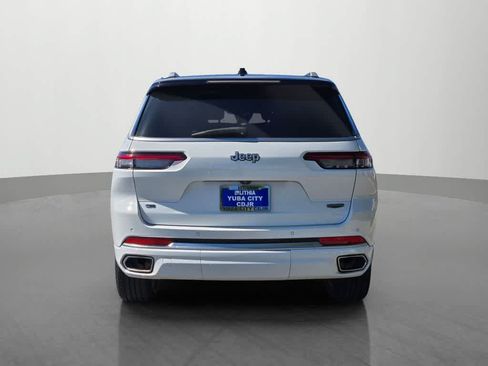 Used 2023 Jeep Grand Cherokee L Summit RWD image 5