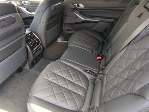 New 2025 BMW X7 xDrive40i w/ Premium Package image 16