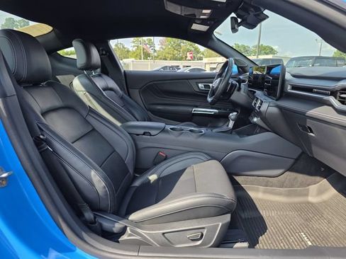 Used 2025 Ford Mustang GT Premium RWD image 28