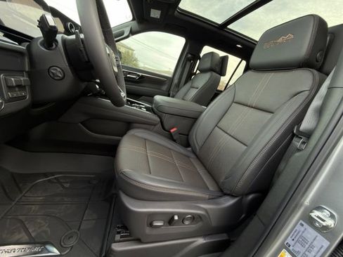 New 2026 Chevrolet Tahoe High Country AWD/4WD image 19