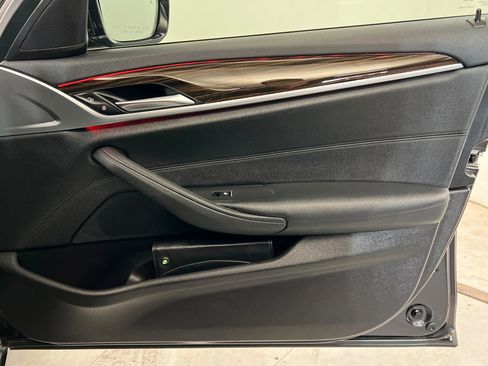 Used 2019 BMW 530i xDrive w/ Convenience Package image 22