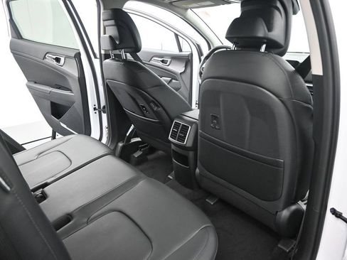Certified 2026 Kia Sportage EX w/ EX Panorama Roof Package FWD image 19