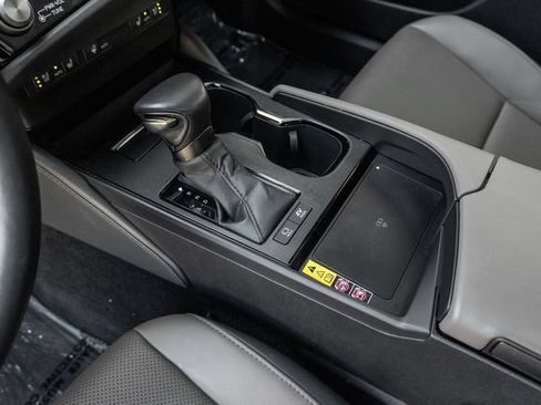 Used 2025 Lexus ES 300h w/ Premium Package FWD image 10