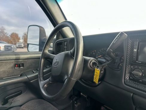 Used 2001 Chevrolet Silverado 2500 LS image 18