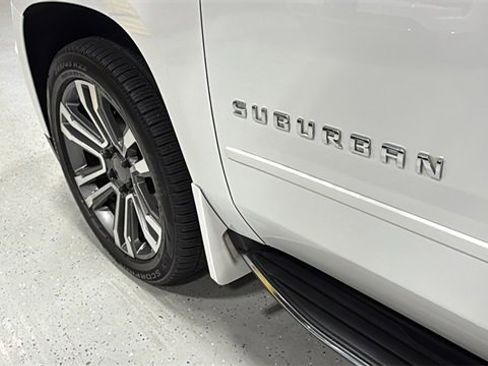 Certified 2018 Chevrolet Suburban Premier image 17