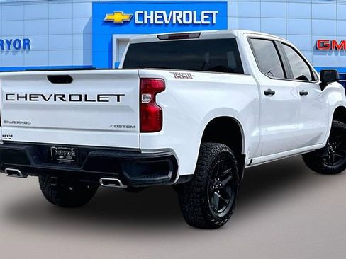 Used 2025 Chevrolet Silverado 1500 Custom Trail Boss w/ LPO, Dark Essentials Package AWD/4WD image 5