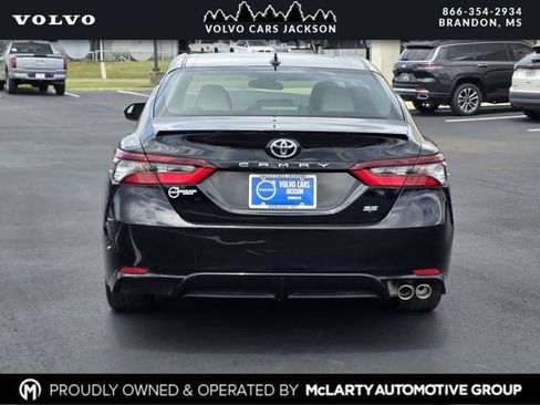 Used 2022 Toyota Camry SE FWD image 5