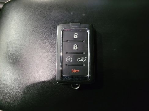 Used 2021 Jeep Grand Cherokee L Limited w/ Luxury Tech Group II image 32