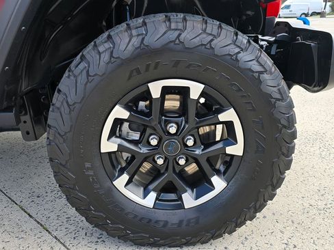 Used 2025 Jeep Wrangler Unlimited Rubicon 4xe w/ Convenience Group AWD/4WD image 21