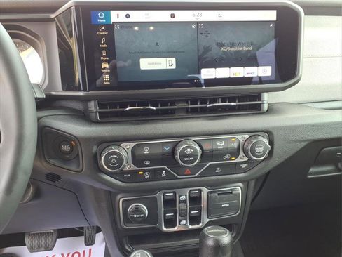 Used 2025 Jeep Gladiator Sport AWD/4WD image 19