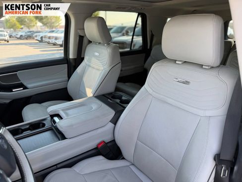 Used 2025 Ford Expedition Max Platinum w/ Platinum Ultimate Package AWD/4WD image 26