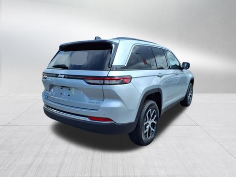 New 2025 Jeep Grand Cherokee Limited w/ Trailer Tow Package image 4