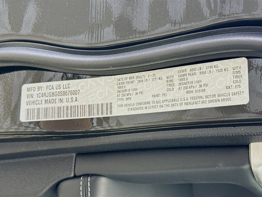 Certified 2025 Jeep Grand Cherokee Limited w/ Luxury Tech Group II RWD image 36