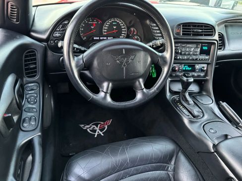 Used 2000 Chevrolet Corvette Coupe 2D w/ Roof Pkg image 30