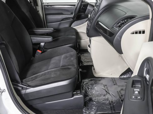 Used 2017 Dodge Grand Caravan SE w/ Power Window Group FWD image 41
