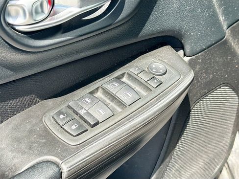 Used 2014 Jeep Cherokee Latitude AWD/4WD image 15