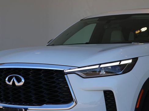 Certified 2025 INFINITI QX60 Pure w/ Cargo Package AWD/4WD image 61