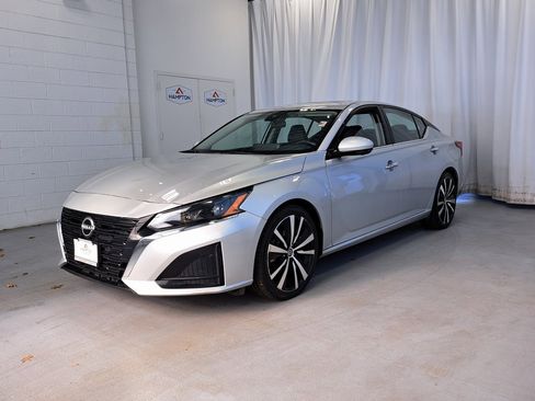 Used 2023 Nissan Altima 2.5 SL image 2