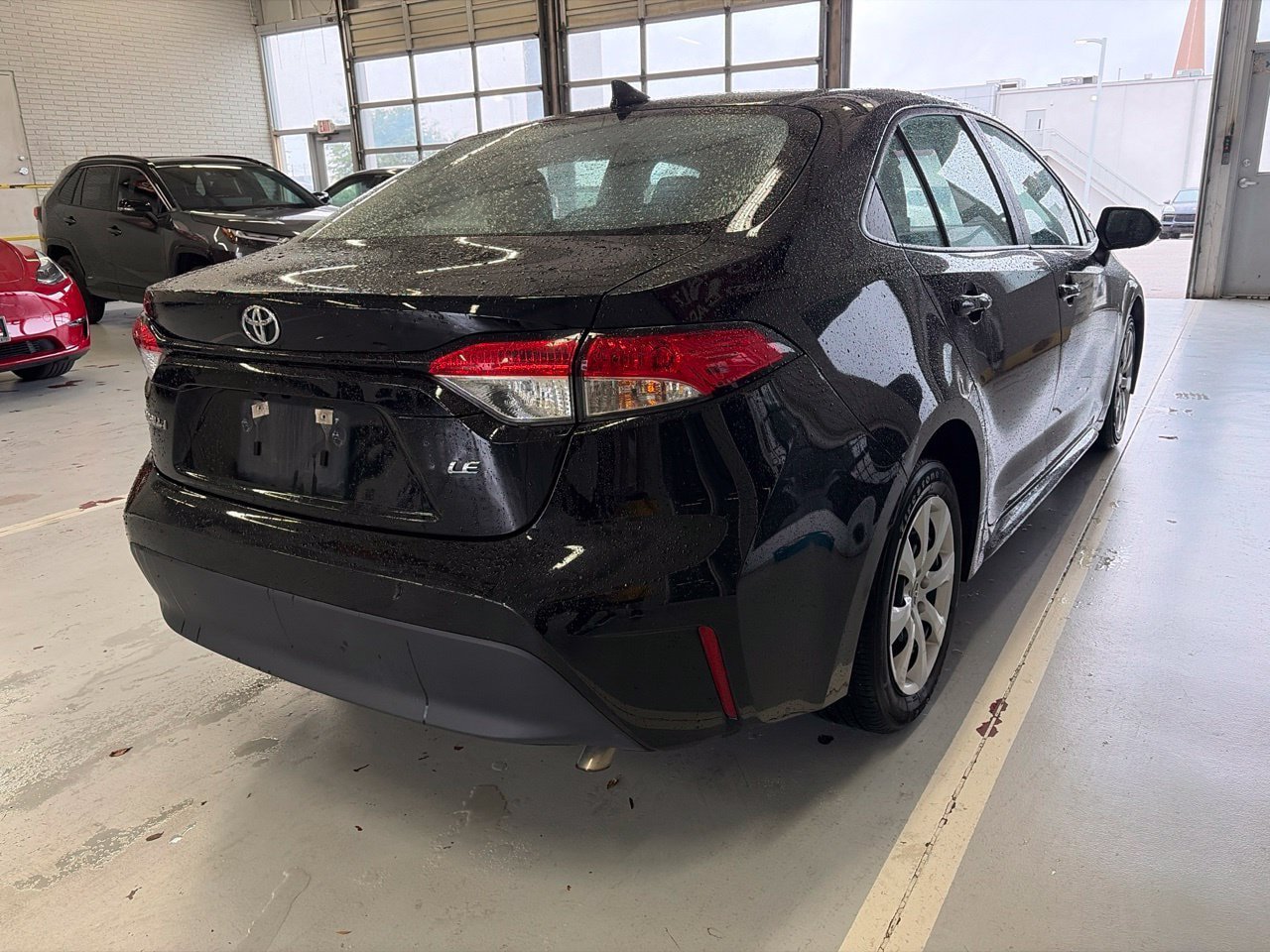 Used 2025 Toyota Corolla LE FWD image 4