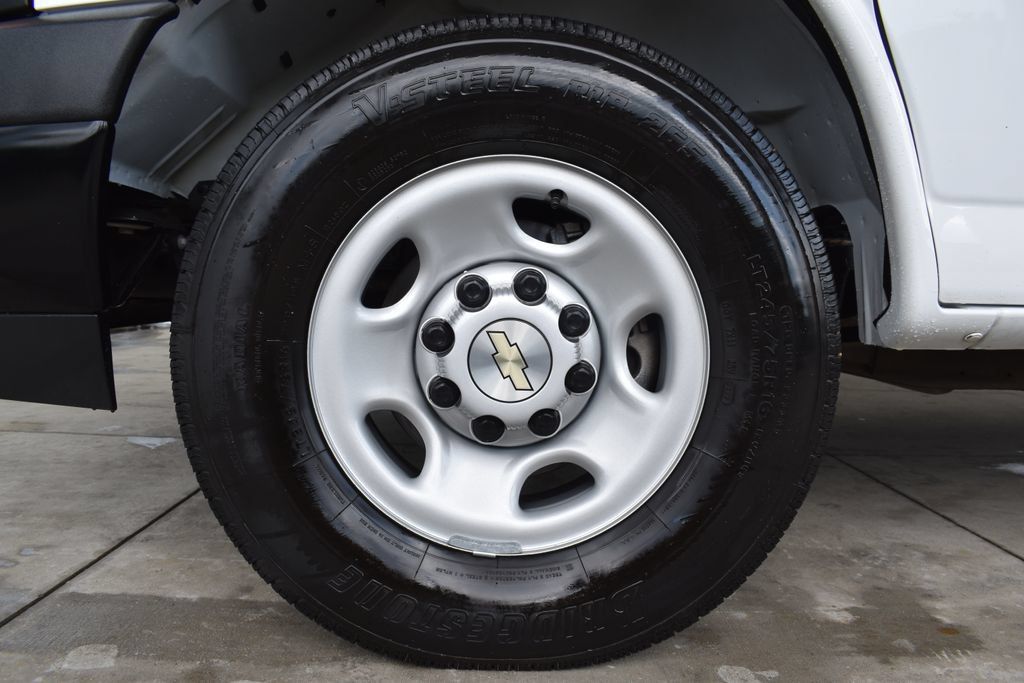 Used 2024 Chevrolet Express 3500 LS RWD image 12