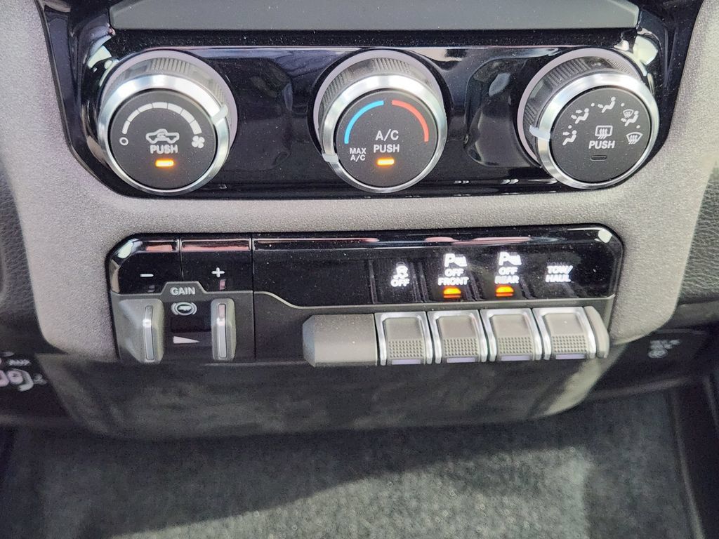 New 2026 RAM 1500 Warlock AWD/4WD image 17