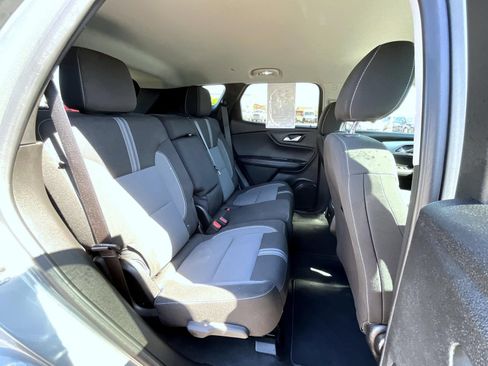 Used 2025 Chevrolet Blazer LT AWD/4WD image 18