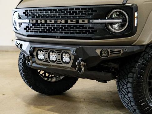 Used 2025 Ford Bronco Badlands image 23