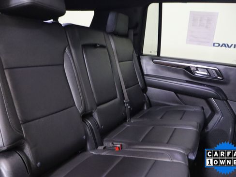 Used 2025 Chevrolet Suburban LT image 22