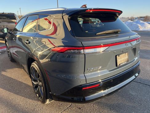 Used 2025 Toyota Crown Signia w/ Advanced Technology Package image 12