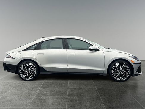 Used 2024 Hyundai Ioniq 6 SEL AWD/4WD image 9